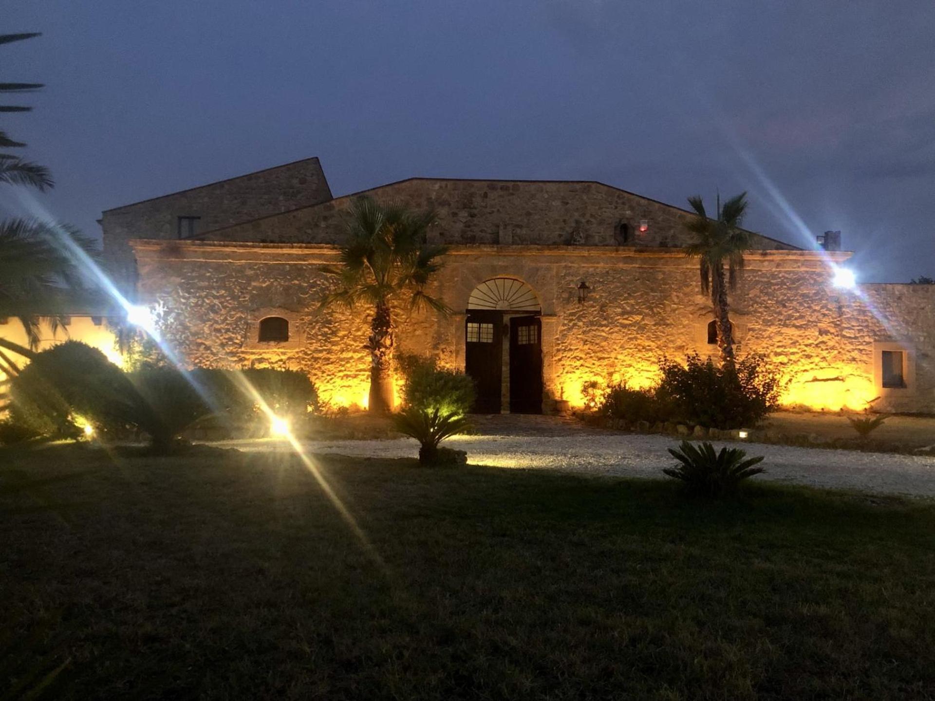 Agriturismo Baglio Pollicarini Pergusa Luaran gambar