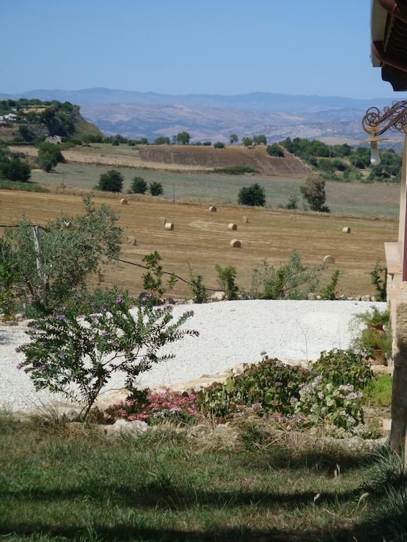 Agriturismo Baglio Pollicarini Villa Pergusa Luaran gambar