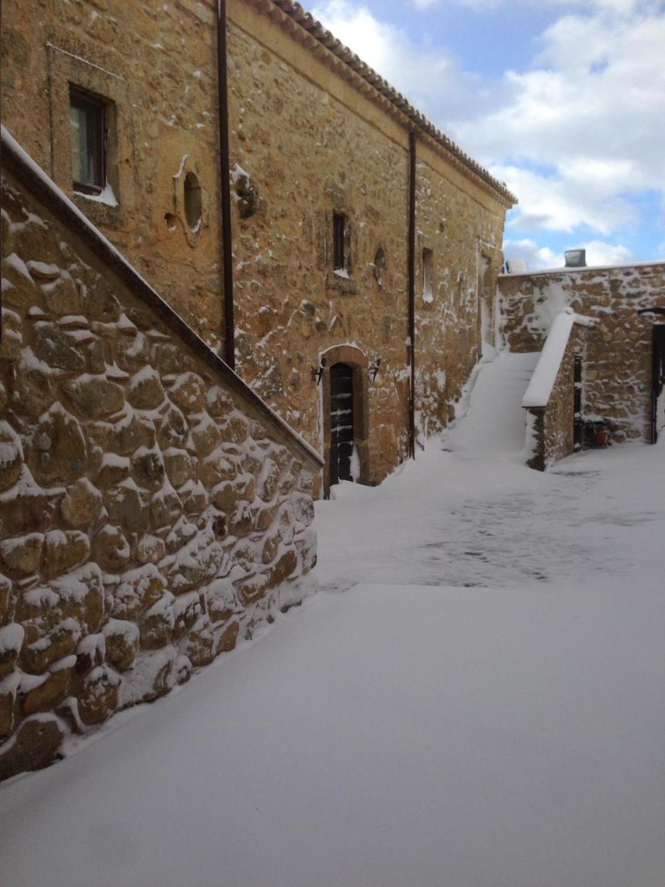 Agriturismo Baglio Pollicarini Pergusa Luaran gambar